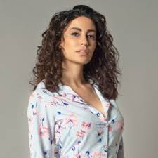 İman casablanca 1.75 metre boyunda ve 50 kilo ağırlığındadır. Iman Casablanca Dizilah