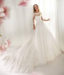 Se sogni un matrimonio da principessa, nel nostro atelier troverai tanti abiti da sposa in stile principessa selezionati tra le nostre collezioni. Abiti Da Sposa Da Principessa 2019 I Piu Romantici Per Il Tuo Matrimonio Foto Stylosophy