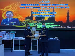 Perdana menteri dirawat di rumah sakit pada 30 juni 2021 dan masih menerima perawatan untuk infeksi pada sistem pencernaan dia, ujar pernyataan kantor perdana menteri malaysia, minggu (4/7). Penyampaian Sumbangan Kurma Dari Yab Perdana Menteri Malaysia Tarikh 21 4 2021 Rabu Masa 1530 Hrs Tempat Jkdnka Selangor Kehadiran 1 Supt Rudy Bin Hj Abdullah Kjkdnka Selangor 2 Asp