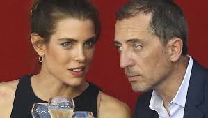 His comedy play is called the invitation. Charlotte Casiraghi Ihr Ex Spricht Uberraschend Offen Uber Die Furstenfamilie Bunte De