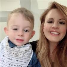 Shannon Casanova's Instagram, Twitter & Facebook