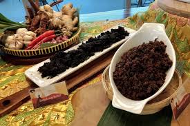 Pada beberapa unggahan fotonya di media sosial, melly terlihat anggun dan elegan dalam balutan long dress berwarna hitam. Hanya Dengan Melihat Inilah Ciri Ciri Rendang Enak Halaman All Kompas Com