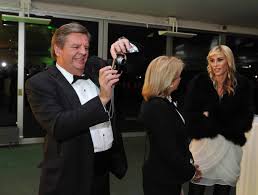 Er flog dafür mit seinem privatjet extra in die schweiz. Nicky Oppenheimer May Lose Sa S Richest Man Title To Johann Rupert