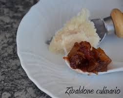 I learnt to make this pungent, sweet, sour and totally zingy chutney from nick many years ago. Zibaldone Culinario Chutney Di Pomodori E Mele