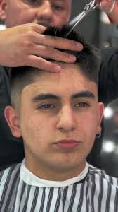 Corte de cabello escolar para niños en Chile