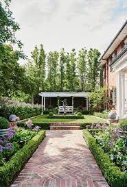 Whether You Live In A Victorian Terrace Or Hamptons Style Home A Front Yard Serves As The First Impre Landscape Design Yard Landscaping Front Yard Landscaping
