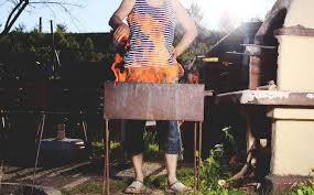 In unserem ratgeber wollen wir ihnen deshalb näher bringen, wann und wie im garten gebrutzelt werden darf. Grillen Gesetzliche Regelungen Alle Informationen