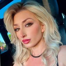 Danielle Rath (@daniellerathh) • Threads, Say more