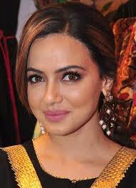 Sana Singh's Instagram, Twitter & Facebook