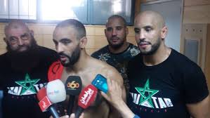 Les frères azaïtar sont des sportifs, mais aussi des stars et des entrepreneurs. Brave 14 Ottman Azaitar Remporte Sa Premiere Victoire Sur Le Circuit Marocain Par Ko Barlamane