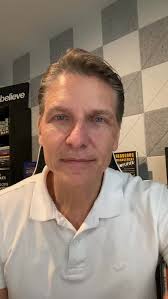 Homenagem aos Heróis da Educação: Celebrando o Dia do Professor., Nós  homenageamos os professores no seu dia, reconhecendo sua importância  fundamental na formação de vidas, sua dedicação, generosidade ...