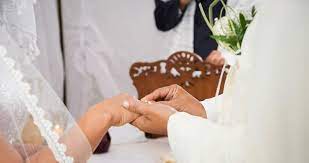 Credevo non fossi pronto a tornare a casa, litigare con tua moglie e soprattutto fare i conti con figli, bollette, lavoro ed altro. Frasi Matrimonio Le Piu Belle Di Sempre Soloscuola Com