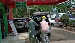 Berapa memang nya gaji cleaning service? Ogah Terpapar Virus Corona 60 Pekerja Cleaning Service Di Rsud Banten Ramai Ramai Resign Walau Gaji Naik Jadi Rp 5 Juta Bantenhits