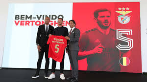 Le domicile de jan verthongen a été cambriolé mardi pendant que le. Benfica Jan Vertonghen Football Signing Sl Benfica