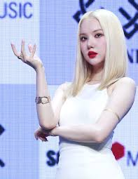 Sowon , yerin , eunha , yuju , sinb , and umji. Gfriend S Eunha Speaks About Her Experiences Working With Bang Si Hyuk Hitman Bang On The Title Track Apple Allkpop