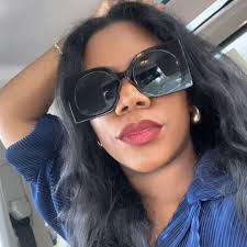 Valencia (@iamvalencia_) • Instagram photos and videos