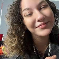 Ok so I need a photographer that can do like the 90s style photoshoot were  wanting family pictures done but wanting them to be like the funny type  photos they took in