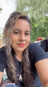 Te Mire Volvi A Sentir Bonito Carin Leon