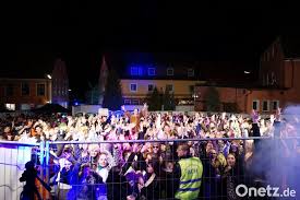 Hitradio rt1 nordschwaben ist seit 2008 dabei, und auch für uns ist der weiberfasching in rain jedes jahr ein absolutes highlight! Uber 4000 Menschen Beim Weiberfasching In Moosbach Ein Markt Dreht Durch Onetz