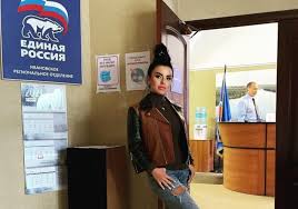 Бывшая солистка группы тату юлия волкова сделала громкое признание. Eks Solistka Tatu Yuliya Volkova Budet Uchastvovat V Prajmeriz Ot Edinoj Rossii Novosti