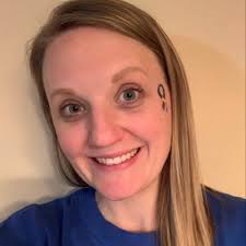 Lauren Lind's Instagram, Twitter & Facebook