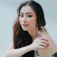 Robb Guinto (@rblyngnt)