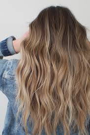 brunette balayage caramel highlights beach waves haare balayage balayage frisur balayage haare blond
