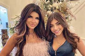 This page is updated often with new details about milania giudice. Milania Giudice S 15th Birthday See Cakes And Balloons Style Living
