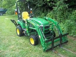 John Deere 2305