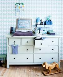 Nutzliche Tipps Fur Babypflege Wickeltisch Im Babyzimmer Einrichten Baby Zimmer Ikea Ikea Kinderzimmer Kinderschlafzimmer