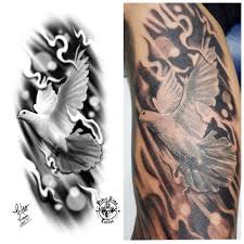 White Dove Birdtattoo Blackandgrey Realistictattoo Tatuagem Masculina Ideias De Tatuagens Tatuagem