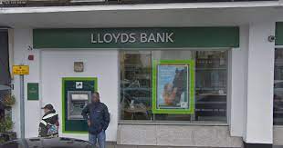Online banking provides you the convenience of banking using your desktop, tablet or mobile device from your home, office or wherever you have internet access. Filialen Von Lloyds Bank Und Halifax Schliessen Um Barnet Germanic Nachrichten