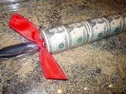 My Husband Wanted Me To Come Up With An Idea On How To Present Christmas Gift Money To His Staff Members 1 Creative Money Gifts Christmas Money Birthday Money