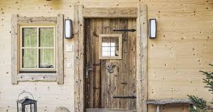 Breierhof Zell Im Zillertal Tirol Ein Herzliches Willkommen Im Apartmenthaus Breierhof Eigenes Haus Bauen Bauernhaus Haustur Rustikale Turen