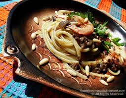 Le linguine con mazzancolle sono un primo piatto ottimo e dal gusto delicato, molto semplice e nel frattempo lavate le mazzancolle con cura, staccate la testa e le zampette, togliete il carapace ed. Oggi Vi Cucino Cosi Linguine Con Mazzancolle E Funghi Porcini