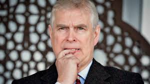 Príncipe Andrew faz retorno surpreendente à vida pública durante culto de  Páscoa do Rei