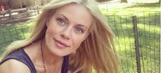 Zeta makrypoulia is a greek actress, tv hostess and former model. Zeta Makrypoylia Meres Kai Nyxtes Sth Nea Yorkh Paraskhnio Gr