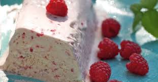 Himbeerparfait Mit Holunderblutenaroma Rezept Holunderbluten Rezepte Dessert Ideen Himbeerparfait