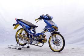 Foto modifikasi supra fit lama new airbrush ban kecil via modifikasimobiloe.blogspot.com. Inilah Galeri Foto Para Juara Honda Modif Contest Solo 2015
