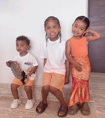 Kim kardashian is the proud mom of four beautiful kids who have been known to keep her quite busy: Kim Kardashian Gushes Over Her Sweet Kids As They Wear Dad Kanye West S Brand Yeezy Aktuelle Boulevard Nachrichten Und Fotogalerien Zu Stars Sternchen