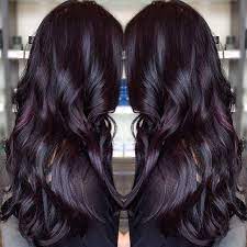 wunderschone dunkle violette farbe auf dieser langhaarigen schonheit redb haarfarben langhaarfrisuren frisur inspirationen
