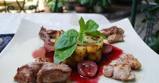 En effet, les aiguillettes ont rendu de l'eau mais, ayant lu le commentaire écrit plus bas, j'ai surveillé la cuisson et j'ai retiré l'eau qu'elles dégageaient et rajouter. Recettes D Aiguillettes De Canard Des Idees De Recettes Faciles Et Originales