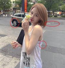 Cô gái phát hiện công dụng mới của quai nồi nhưng dân mạng chỉ ra ngay một điểm sai trái mà nếu không cẩn thận là toang cả cửa nhà. L3iefzresdsn M