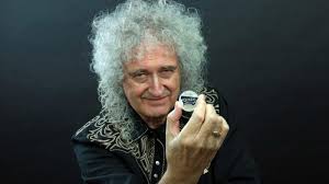 Anything about brian may can be discussed here! Brian May Flucht Vor Dem Brand