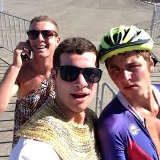 Harry Clinton-Baker (@HarryCB9)