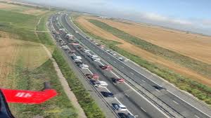 Este carambol uriaș, cu cel puțin 20 de mașini, vineri, pe autostrada soarelui, traficul fiind blocat. Pe Qqvshh3bgm