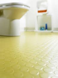 Interlocking Rubber Floor Tiles Come In Tons Of Fun Colors Bano Amarillo Banos Minusvalidos Suelos Banos