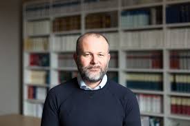 Il portale dei calabresi nel mondo, ritrova nuova enfasi ed energia e si ripresenta con una'interfaccia innovativa per unire tutti i calabresi del mondo. Roberto Calabresi Slcg