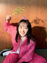 緑黄色社会・長屋晴子の無双っぷりはフォトセッションでも死角なし (2024/10/01) ROCKIN'ON JAPAN 編集部日記  ｜音楽情報サイトrockinon.com(ロッキング・オン ドットコム)