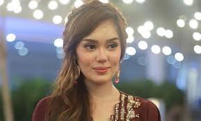 Layari www.manggamedia.com.my untuk berita hiburan terkini. Uqasha Senrose Gambar Uqasha Senrose Kini Berhijab Popular Actress Uqasha Senrose 29 And Fiance Fellow Actor Kamal Adli 35 Have Confirmed That Their Nuptials Would Be Held Some Time In